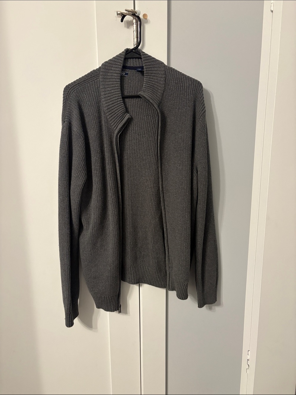 Izod Men's Charcoal Gray Zip-Up Ribbed Sweater